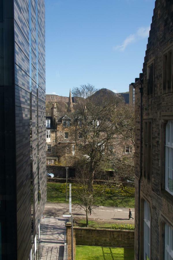 2 Bed Apartment At Quartermile Edinburgh Buitenkant foto